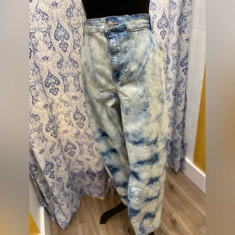 LOGO Jeans - Picture 2 of 4
